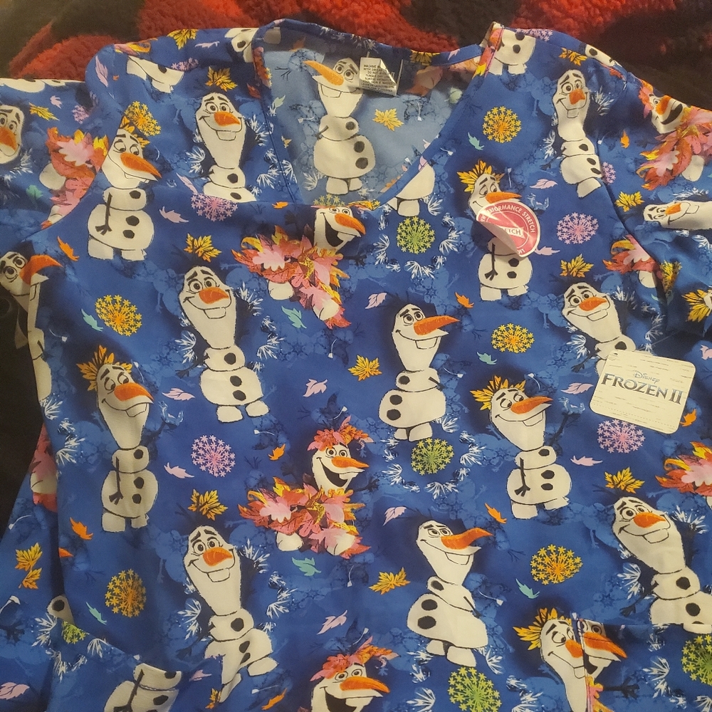 New xl olaf scrubs top